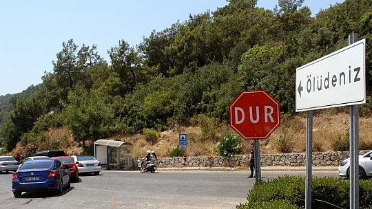 Ölüdeniz'e ulaşmak için kilometrelerce yürüdüler
