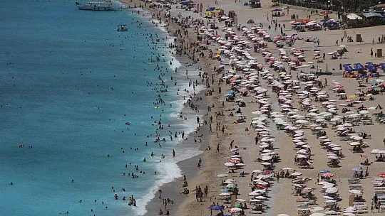 Ölüdeniz'e ulaşmak için kilometrelerce yürüdüler