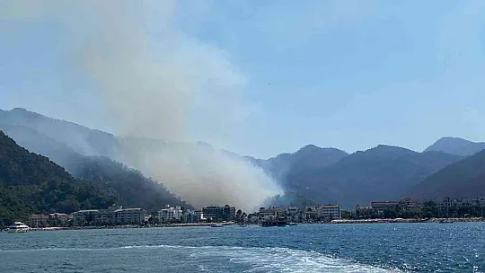 ORMAN YANGINI İÇİN UÇAK VE HELİKOPTERLERİN SU ALDIĞI BÖLGE DENİZ TRAFİĞİNE KAPATILDI
