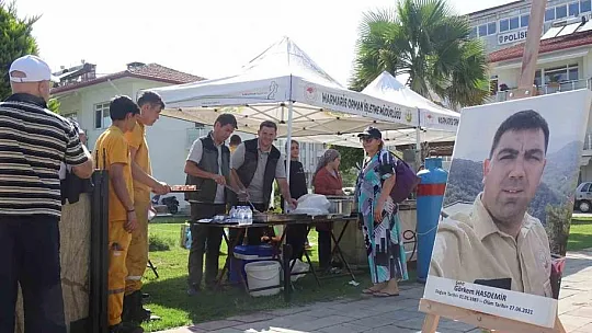 2 yıl önce yangında vefat eden arkadaşlarını unutmadılar
