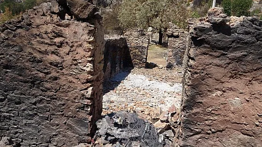 Orman yangınından etkilenen köylerde yaralar sarılıyor
