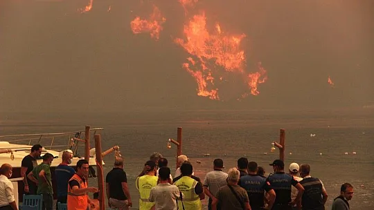 Orman yangınlarında 6 uçak 39 helikopter görev aldı