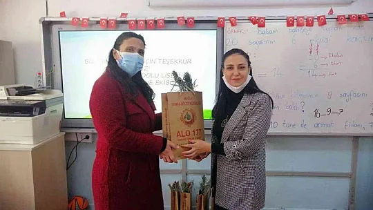 Ormancılardan öğrencilere karne hediyesi 'Fidan'