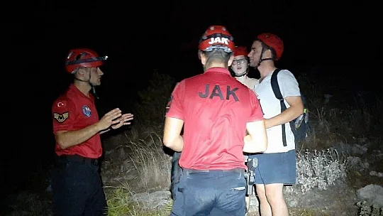 Ormanda kaybolan iki şahsı JAK timi kurtardı