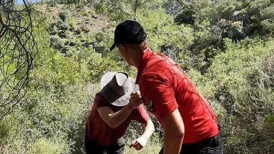 Ormanlık alanda kaybolan  tatilciyi JAK Timi buldu