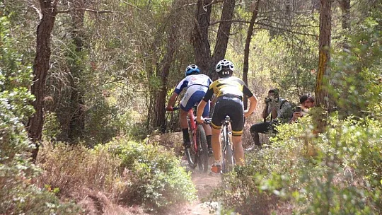 Ormanlık alandaki zorlu parkurda 85 sporcu kıyasıya mücadele etti