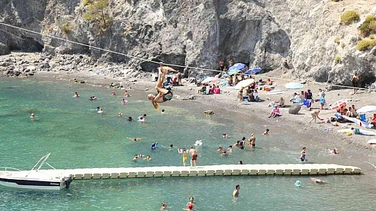 ORTACA AŞI KOYU, GÖRENLERİ MEST EDİYOR
