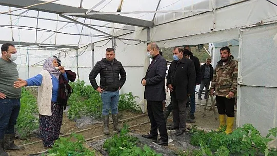 Ortaca'da fırtına seralara zarar verdi