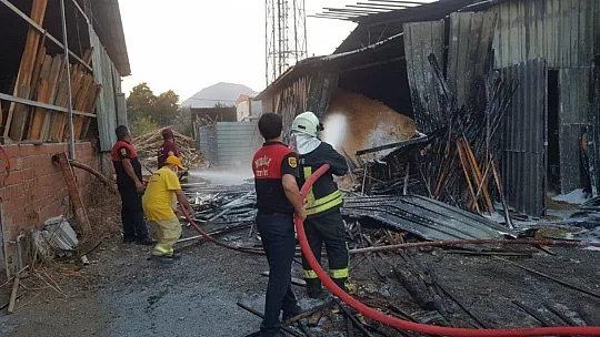 Ortaca'da kereste deposunda çıkan yangın hasara neden oldu