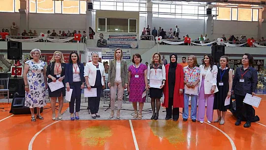 Kursiyerlerin yılsonu sergisi gerçekleşti