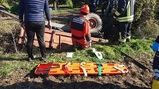 Ortaca'da traktör römorku devrildi: 1 ölü