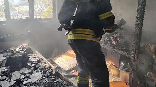 Ortaca'da yangın çıkan ev kullanılamaz hale geldi
