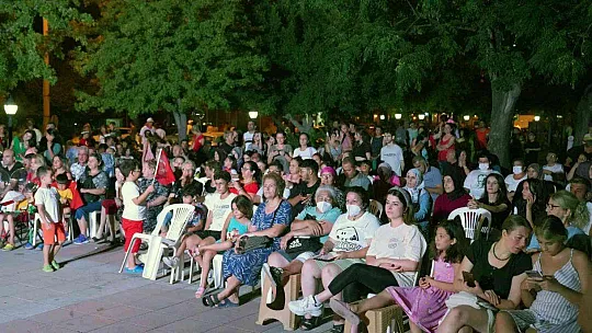 ORTACA'DA ZAFER COŞKUSU GECE DE DEVAM ETTİ