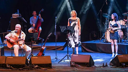 Ortaçgil'in 50'inci sanat yılına büyük ilgi