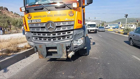 ORTALIĞIN SAVAŞ ALANINA DÖNDÜĞÜ KAZADA TRAKTÖR İKİYE BÖLÜNDÜ