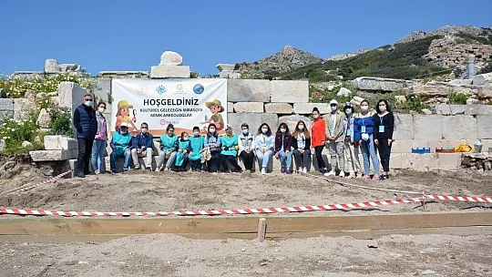 Otizmli çocuklar Knidos'ta kazı yaptı