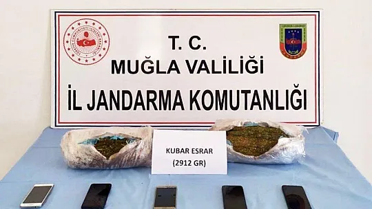 Otobüs koltuğunda uyuşturucu sevkiyatı