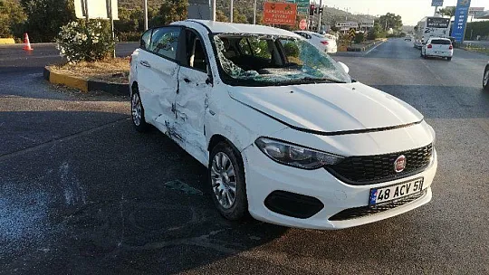 Otomobil ile minibüs çarpıştı 5 yaralı