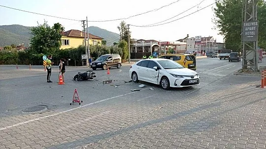Otomobil ile motosiklet çarpıştı: 1 ağır yaralı