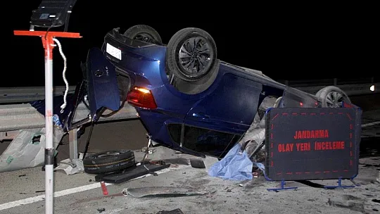 Otomobil kamyona arkadan çarptı: 1 ölü