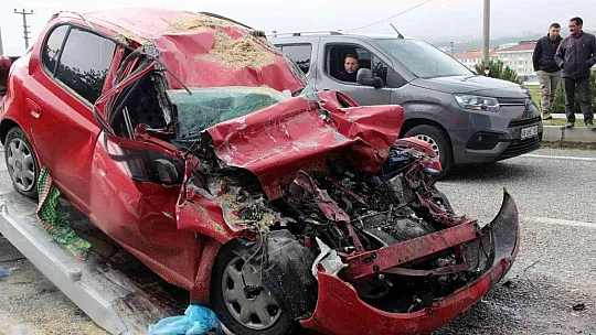 Otomobil kamyonun altına girdi: 1 yaralı