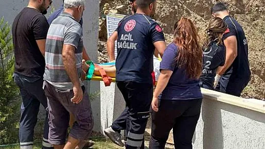 Otomobil metrelerce yükseklikten evin bahçesine düştü