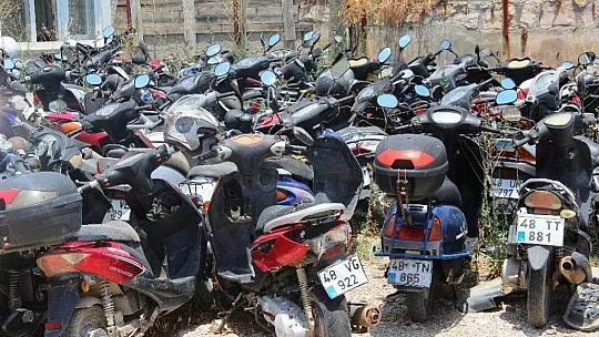 Otoparklar motosiklet mezarlığına döndü