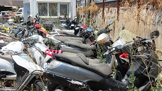 Otoparklar motosiklet mezarlığına döndü