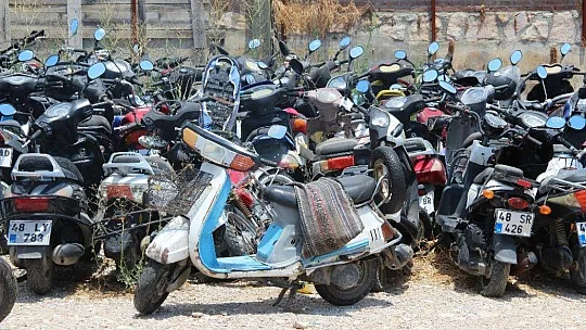 Otoparklar motosiklet mezarlığına döndü