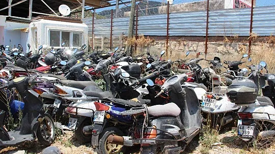Otoparklar motosiklet mezarlığına döndü