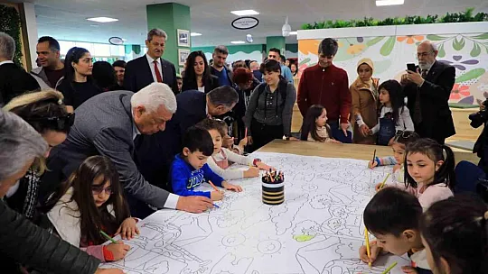 Oyuncak kütüphanesi miniklerin ilgi odağı