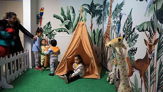 Oyuncak kütüphanesi miniklerin ilgi odağı