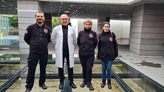 Özge'nin koluna suni kemik yerleştirildi