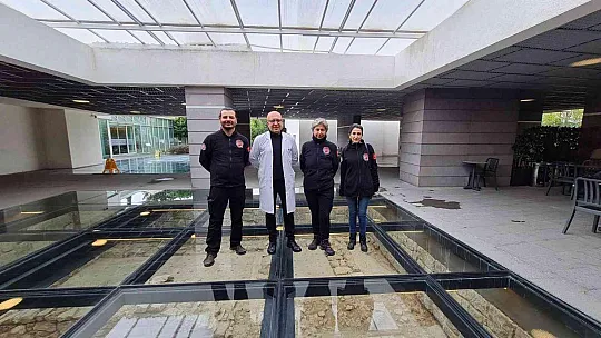 Özge'nin koluna suni kemik yerleştirildi