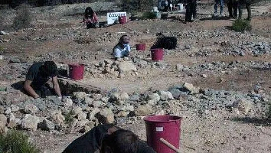 Özlüce fosil kazıları 9 yıl aradan sonra tekrar başladı