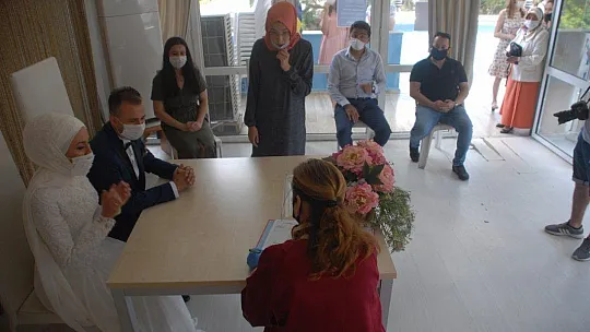 Fethiye'de 75 Günde 182 Nikah Kıyıldı