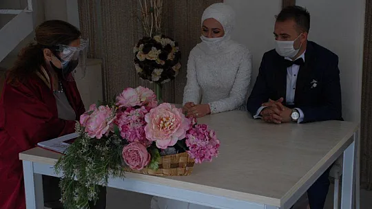 Fethiye'de 75 Günde 182 Nikah Kıyıldı