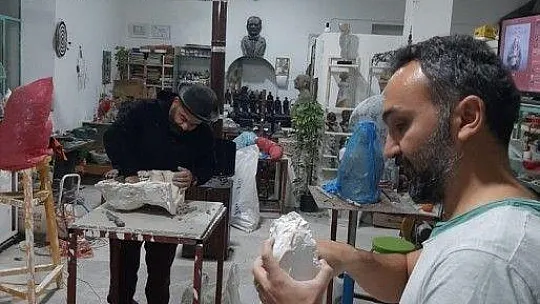 Pandemi sürecini Bodrum'da geçiren ünlü isimler sanata merak sardı