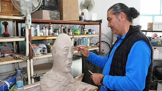 Pandemi sürecini Bodrum'da geçiren ünlü isimler sanata merak sardı