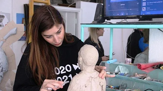 Pandemi sürecini Bodrum'da geçiren ünlü isimler sanata merak sardı