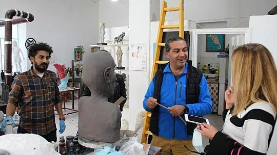 Pandemi sürecini Bodrum'da geçiren ünlü isimler sanata merak sardı