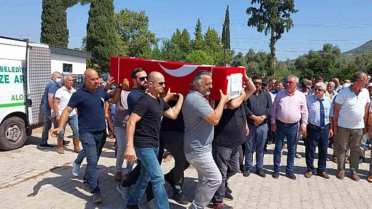 Paraşüt kazasında hayatını kaybeden emekli asker Milas'ta toprağa verildi