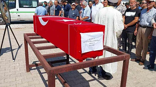 Paraşüt kazasında hayatını kaybeden emekli asker Milas'ta toprağa verildi