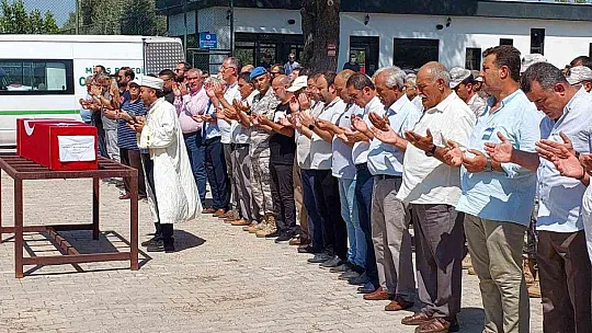 Paraşüt kazasında hayatını kaybeden emekli asker Milas'ta toprağa verildi