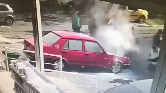 Park halinde bir anda yanmaya başladı
