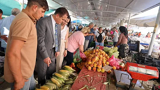 Vali İdris Akbıyık Pazar Esnafını Ziyaret Etti