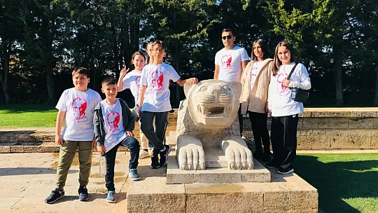 Fethiye ve Seydikemerli öğrenciler Ata'nın huzuruna çıktı