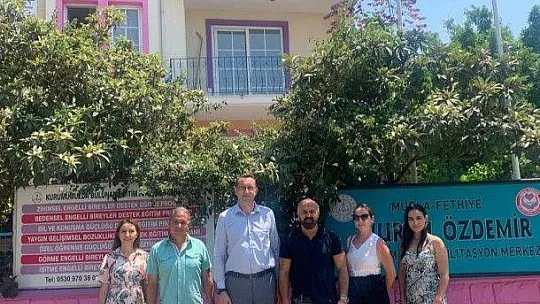 Nursel Özdemir Kurumları Ata Kolejini Ağırladı