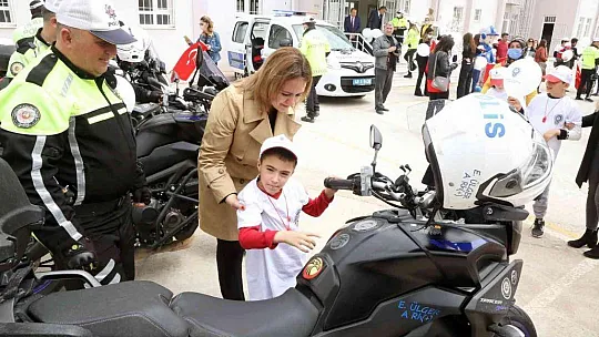 Polis özel bireyler ile bir araya geldi