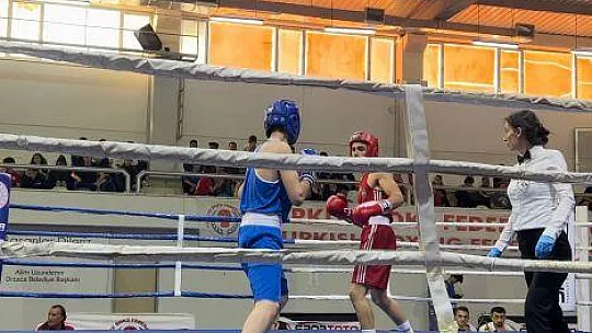 GENÇLER TÜRKİYE FERDİ BOKS ŞAMPİYONASI, ORTACA'DA BAŞLADI
